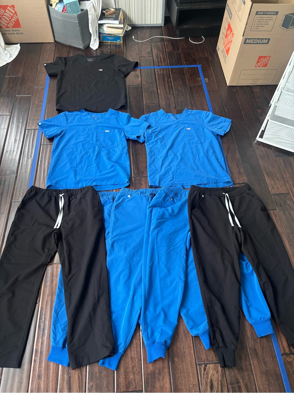 Men’s Figs Scrubs Set/ Lot Medium and Medium Short Blue and Black